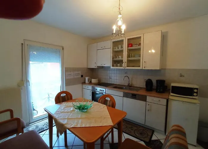 Monteur-, Ferienwohnung Mit Balkon In Hanau Bei Frankfurt Und Aschaffenburg
